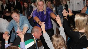 Schuetzenhochamt Fruehshoppen am Sonntag